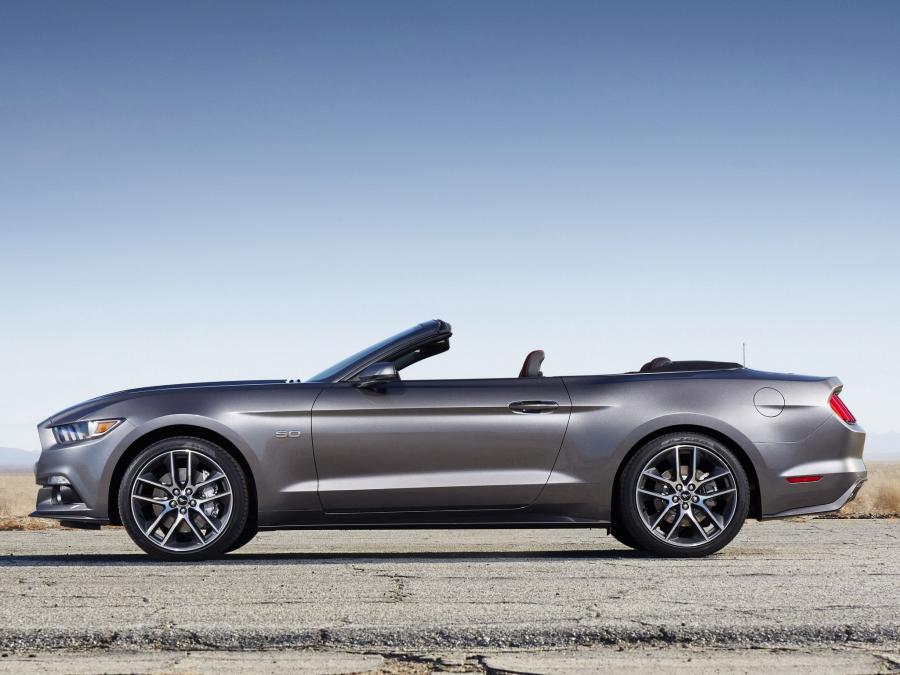  Ford Mustang GT Convertible 2014 года  (фото 14 из 26)